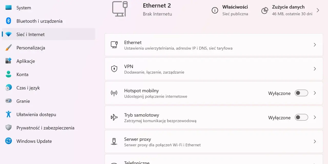 Ustawienia karty sieciowej: Ethernet połączony, Ethernet 2 brak internetu, VPN, Hotspot mobilny, Tryb samolotowy, Serwer proxy, Telefoniczne, Zaawansowane ustawienia sieci.