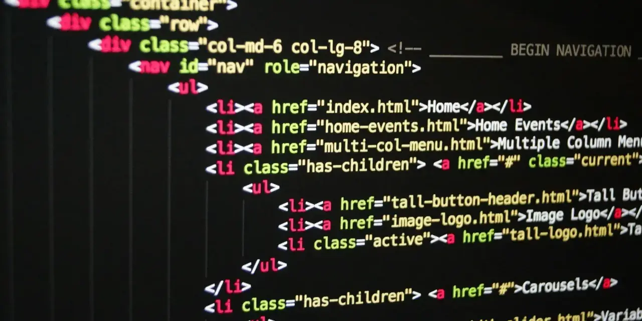 Fragment kodu HTML z listą nawigacyjną. Widać tagi `div`, `nav`, `ul`, `li` i `a`, tworzące strukturę strony.