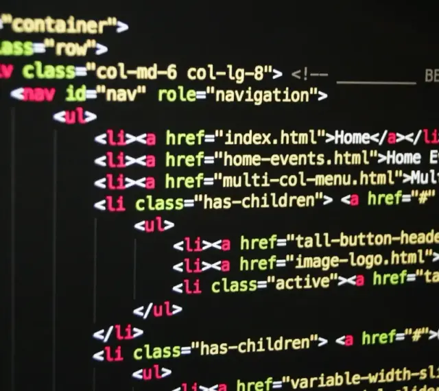 Fragment kodu HTML z listą nawigacyjną. Widać tagi `div`, `nav`, `ul`, `li` i `a`, tworzące strukturę strony.